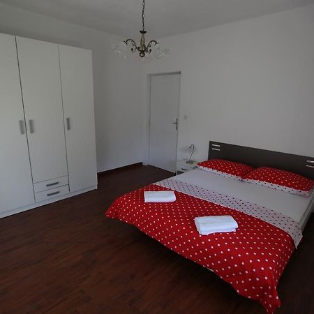 Apartment Marin Donji Seget Екстериор снимка