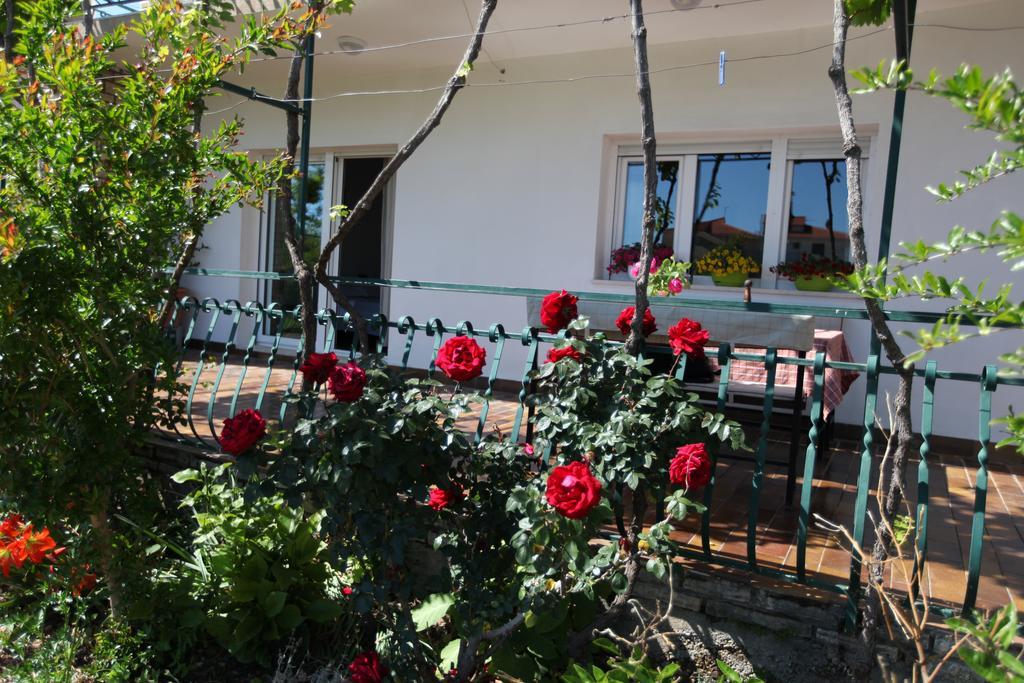 Apartment Marin Donji Seget Екстериор снимка