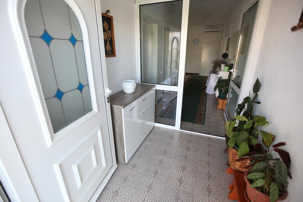 Apartment Marin Donji Seget Екстериор снимка