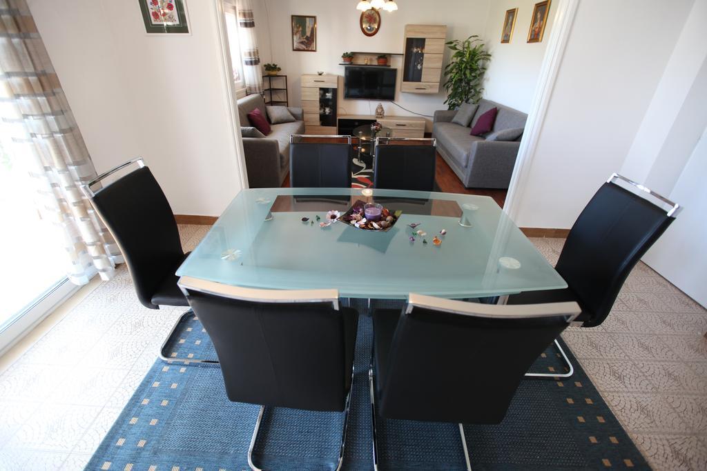 Apartment Marin Donji Seget Екстериор снимка